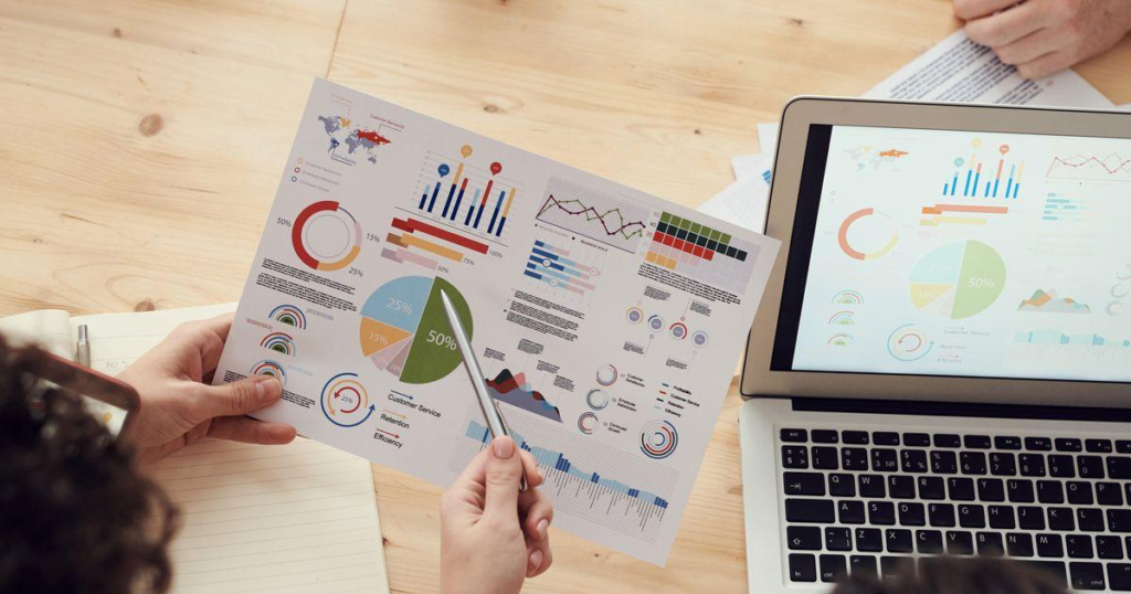 Outsource HR or Hire In-House? An Oregon Small Business Guide